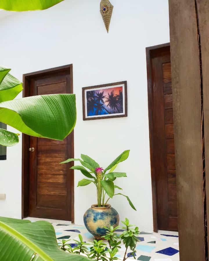 Riad Masaya General Luna  Luaran gambar