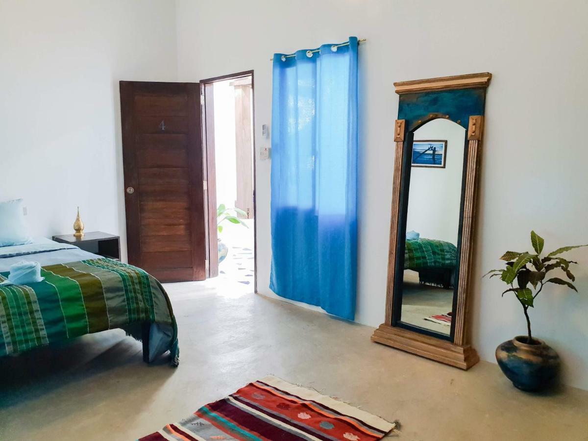 Riad Masaya General Luna  Luaran gambar