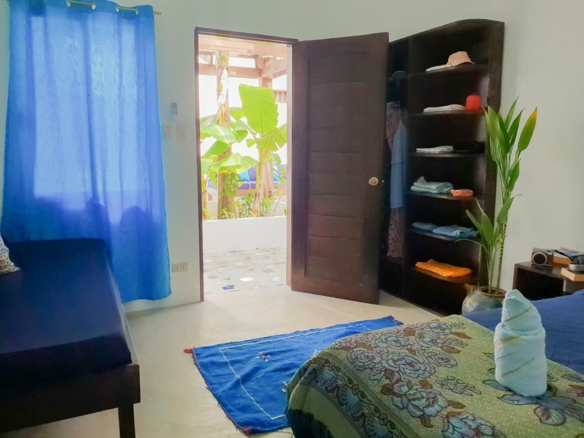 Riad Masaya General Luna  Luaran gambar