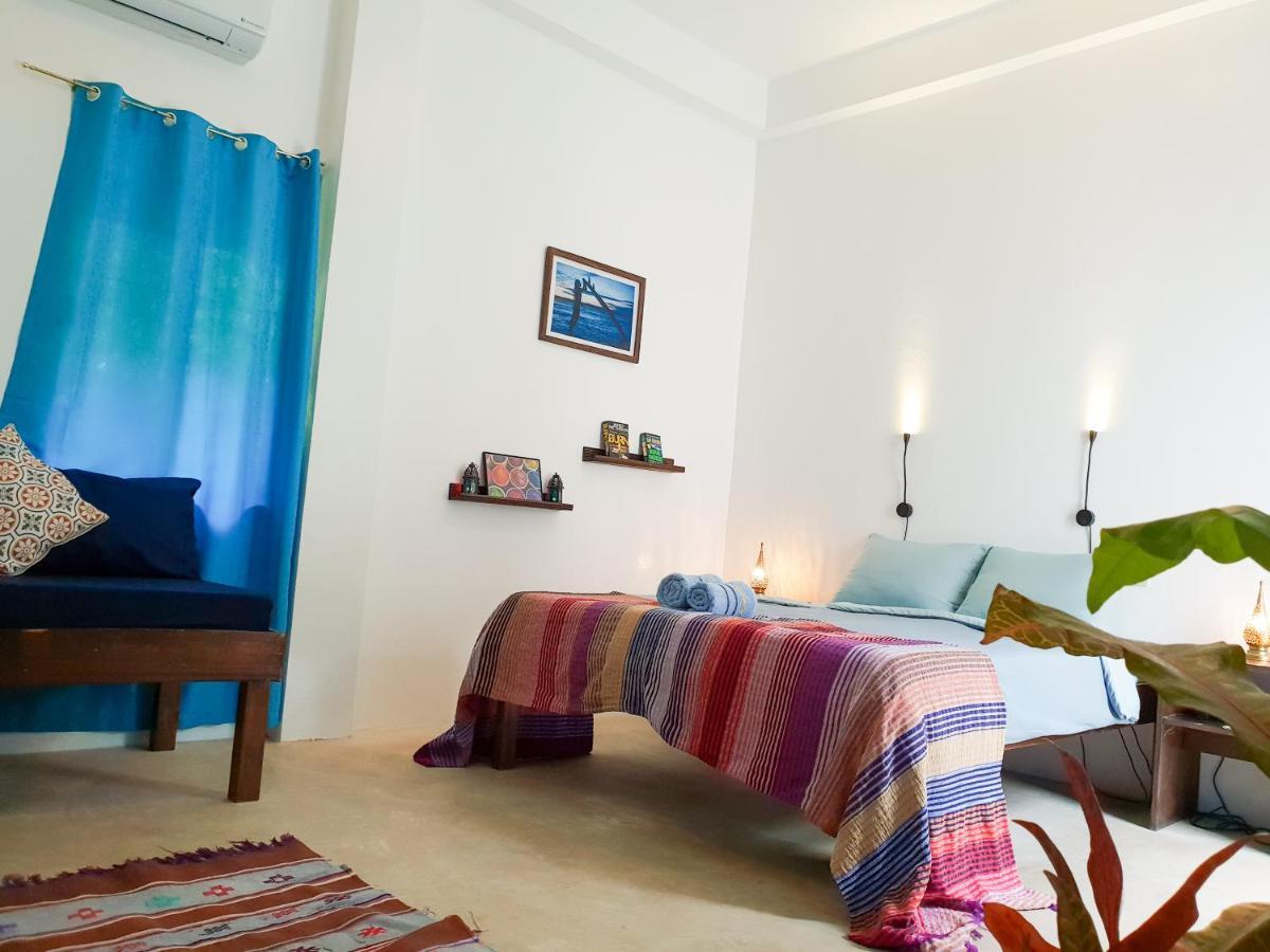Riad Masaya General Luna  Luaran gambar
