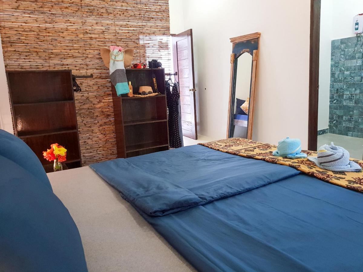 Riad Masaya General Luna  Luaran gambar